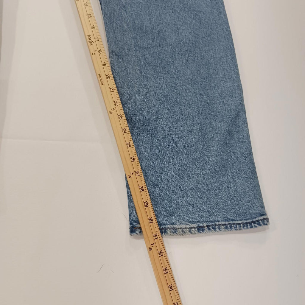 Signature Levi's Men's W42 L32 Fits (40×31) Cotton Blend Slim Straight Jeans