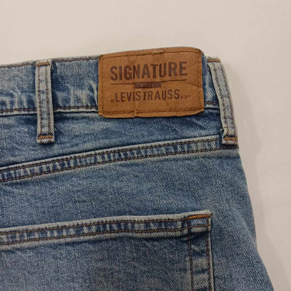 Signature Levi's Men's W42 L32 Fits (40×31) Cotton Blend Slim Straight Jeans