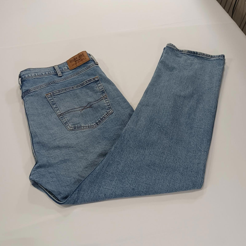 Signature Levi's Men's W42 L32 Fits (40×31) Cotton Blend Slim Straight Jeans