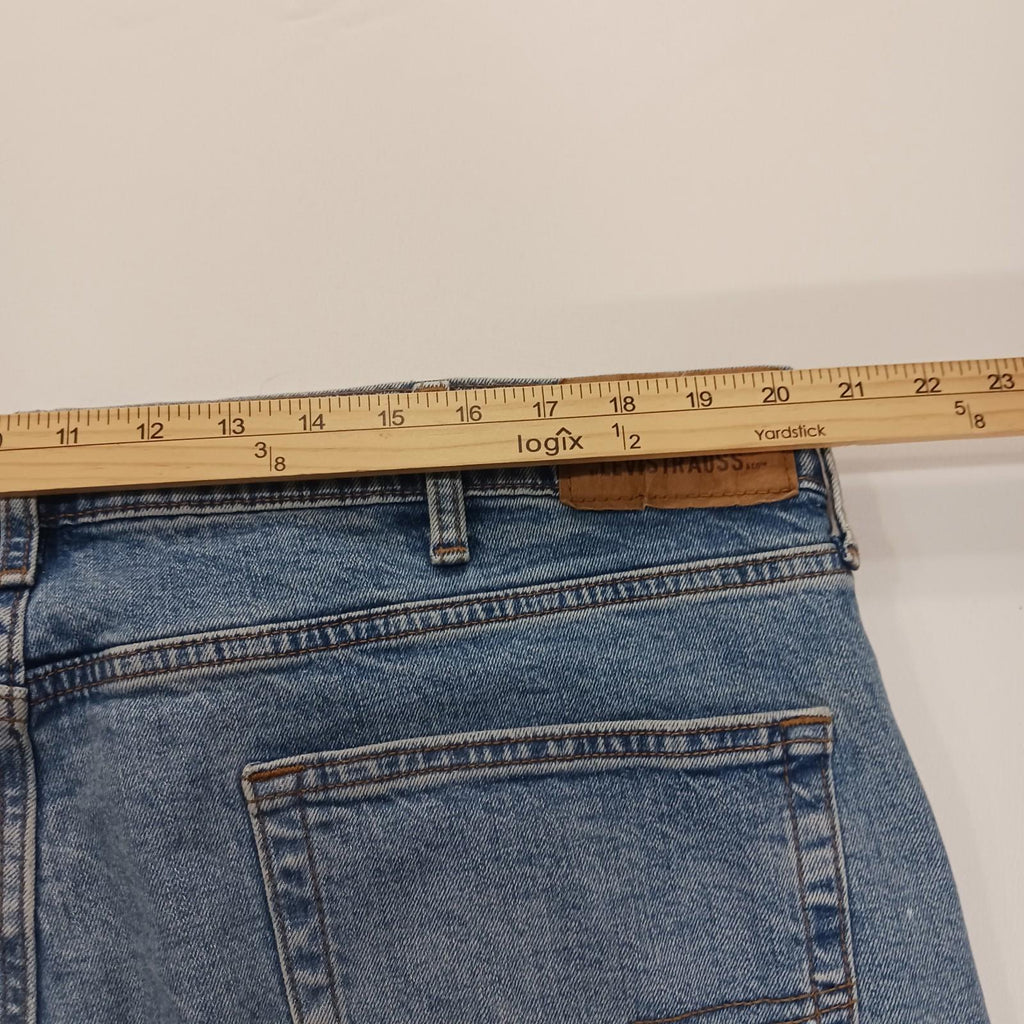 Signature Levi's Men's W42 L32 Fits (40×31) Cotton Blend Slim Straight Jeans